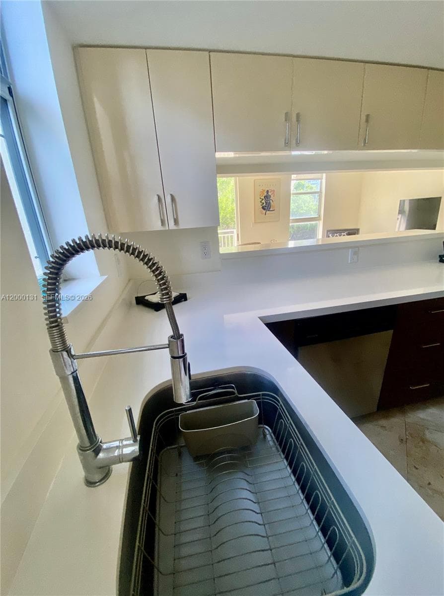 16590 NE 26th Ave # 202, North Miami Beach FL 33160 — 9