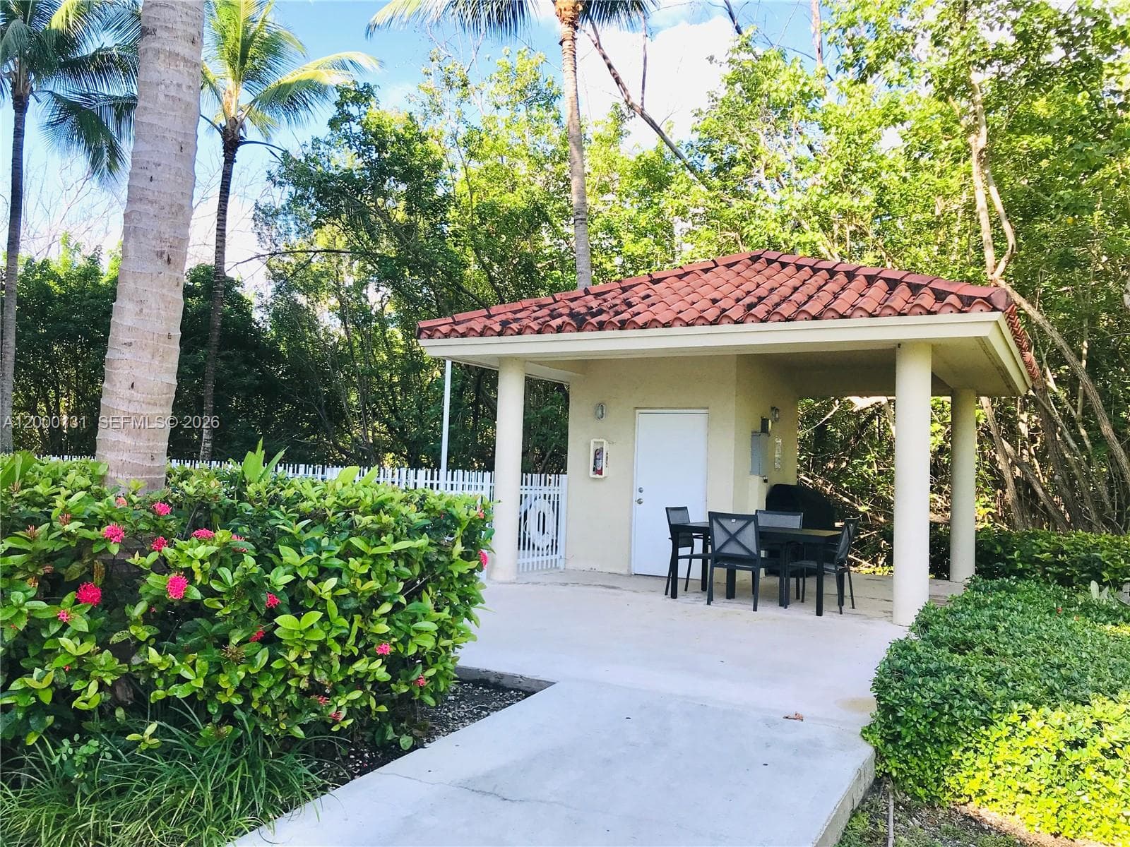 16590 NE 26th Ave # 202, North Miami Beach FL 33160 — 25