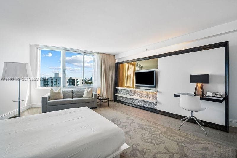 1100 West Ave # 819, Miami Beach FL 33139 — 2