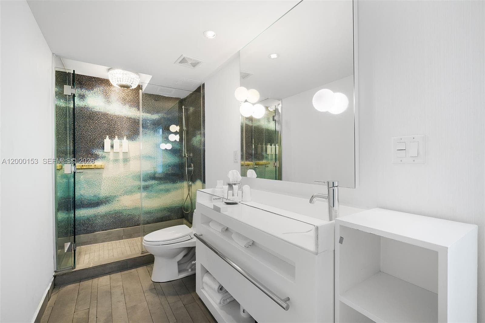 1100 West Ave # 819, Miami Beach FL 33139 — 11