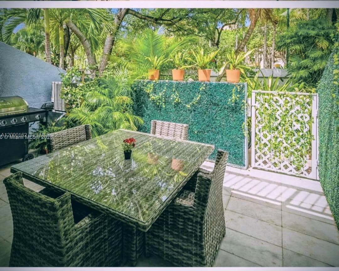 798 Crandon Blvd # B, Key Biscayne FL 33149 — 1
