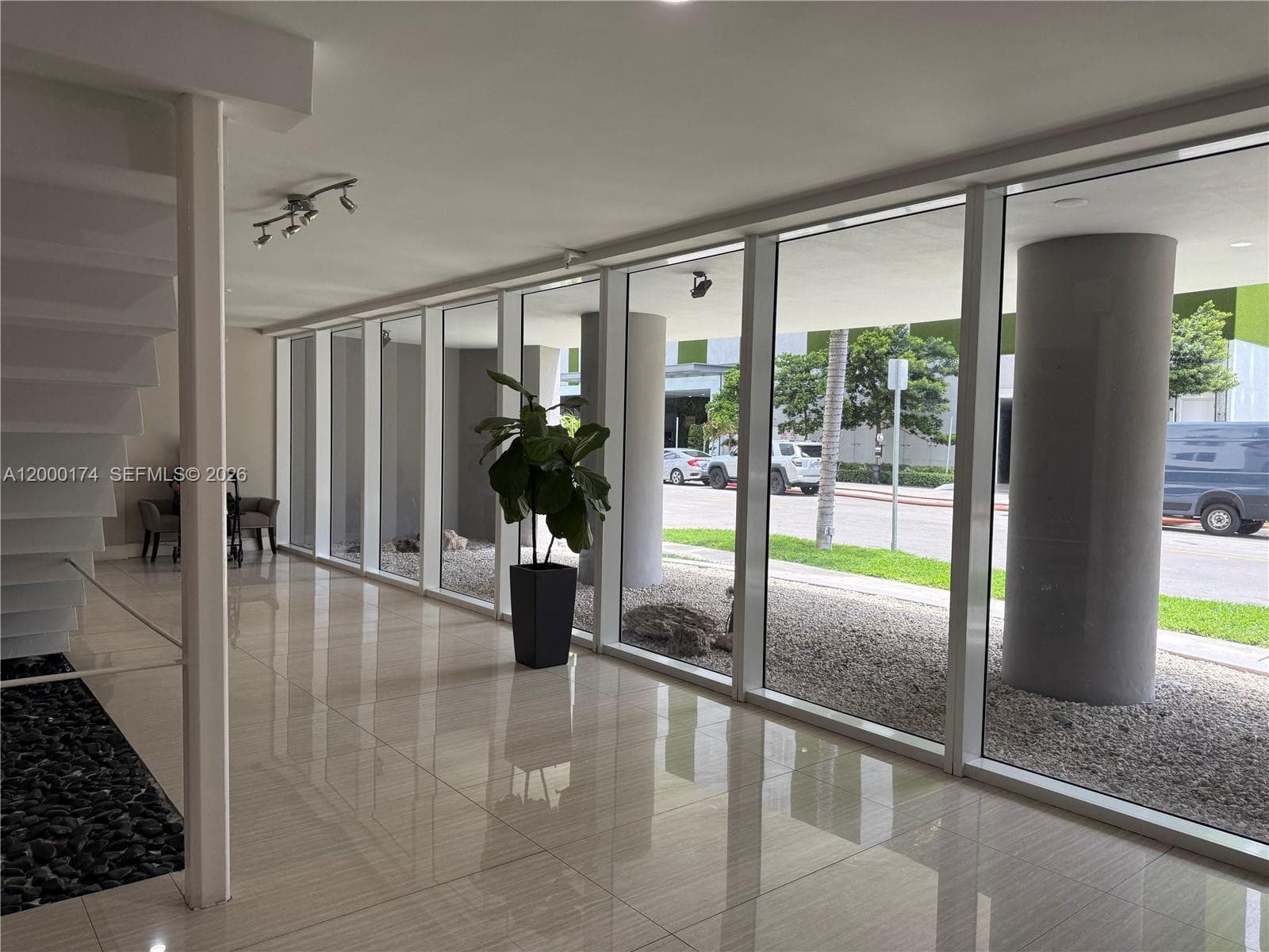 601 NE 23rd St # 903, Miami FL 33137 — 54