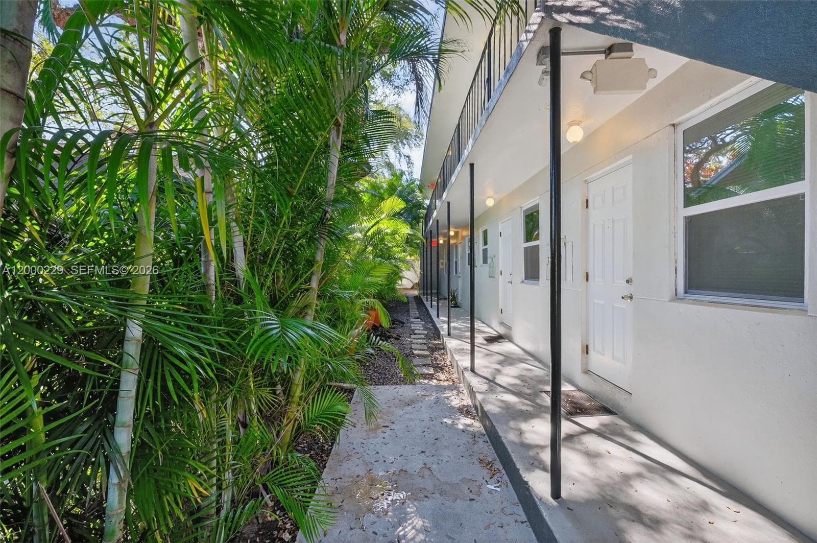 3676 Oak Ave # 7, Miami FL 33133 — 12
