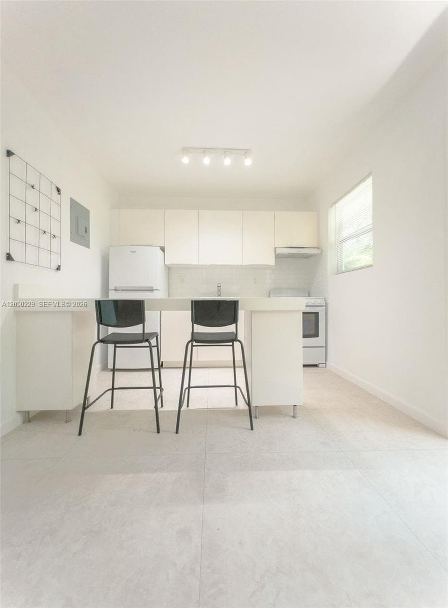 3676 Oak Ave # 7, Miami FL 33133 — 3