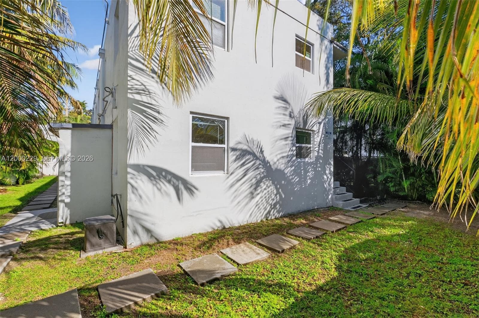 3676 Oak Ave # 7, Miami FL 33133 — 15