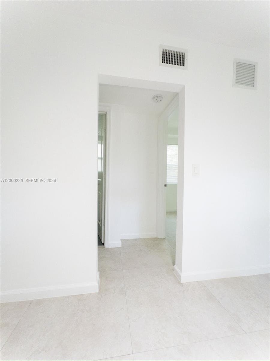 3676 Oak Ave # 7, Miami FL 33133 — 8