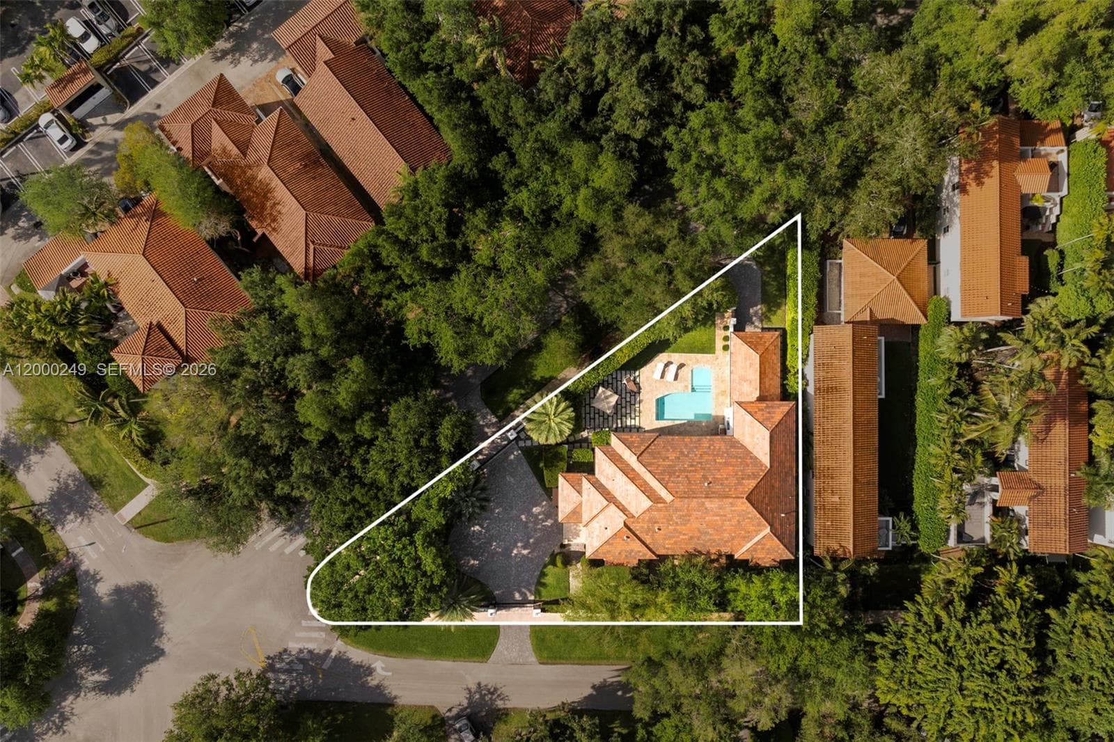 475 Amalfi Ave, Coral Gables FL 33146 — 38