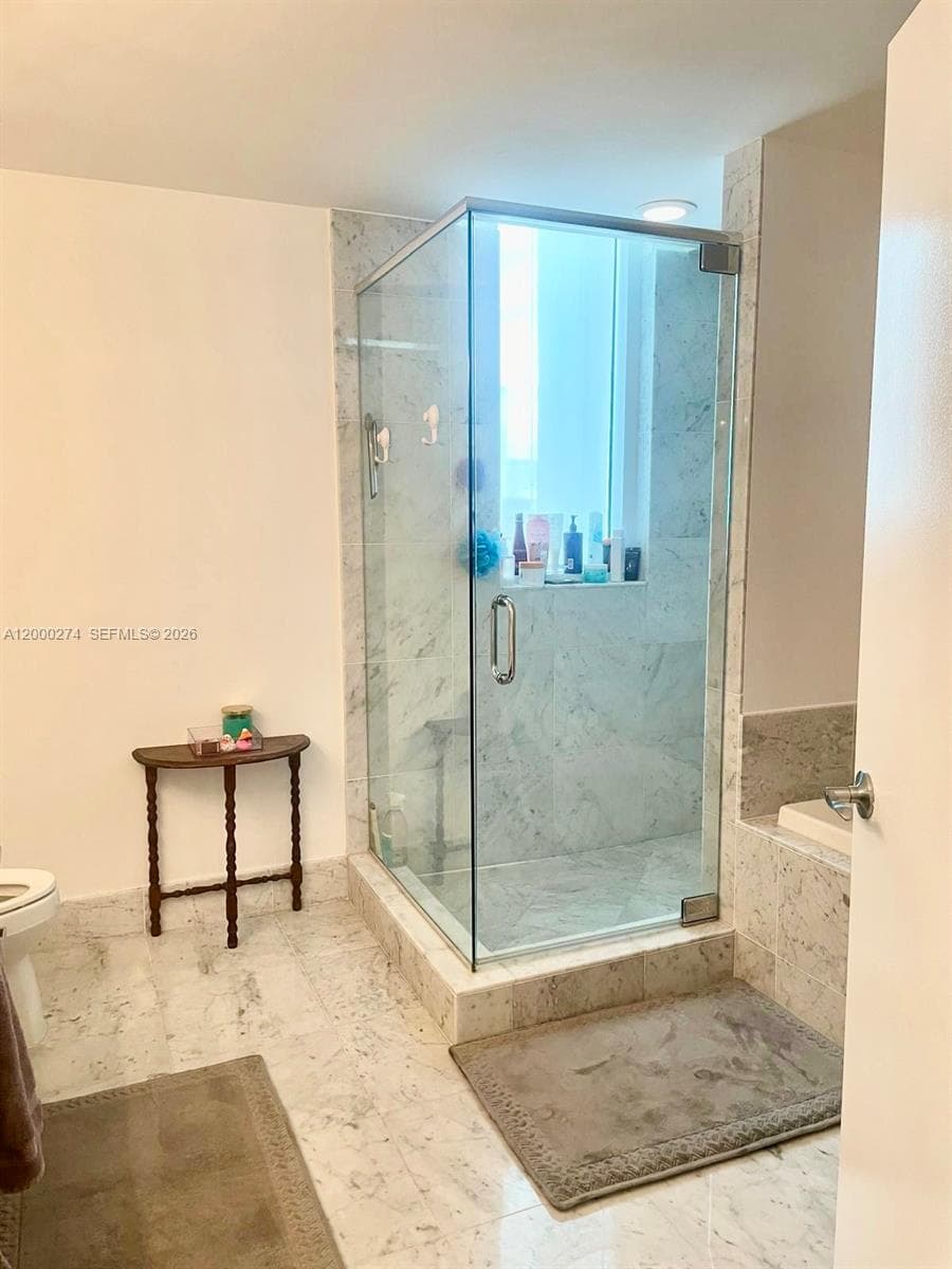 244 Biscayne Blvd # 1709, Miami FL 33132 — 17