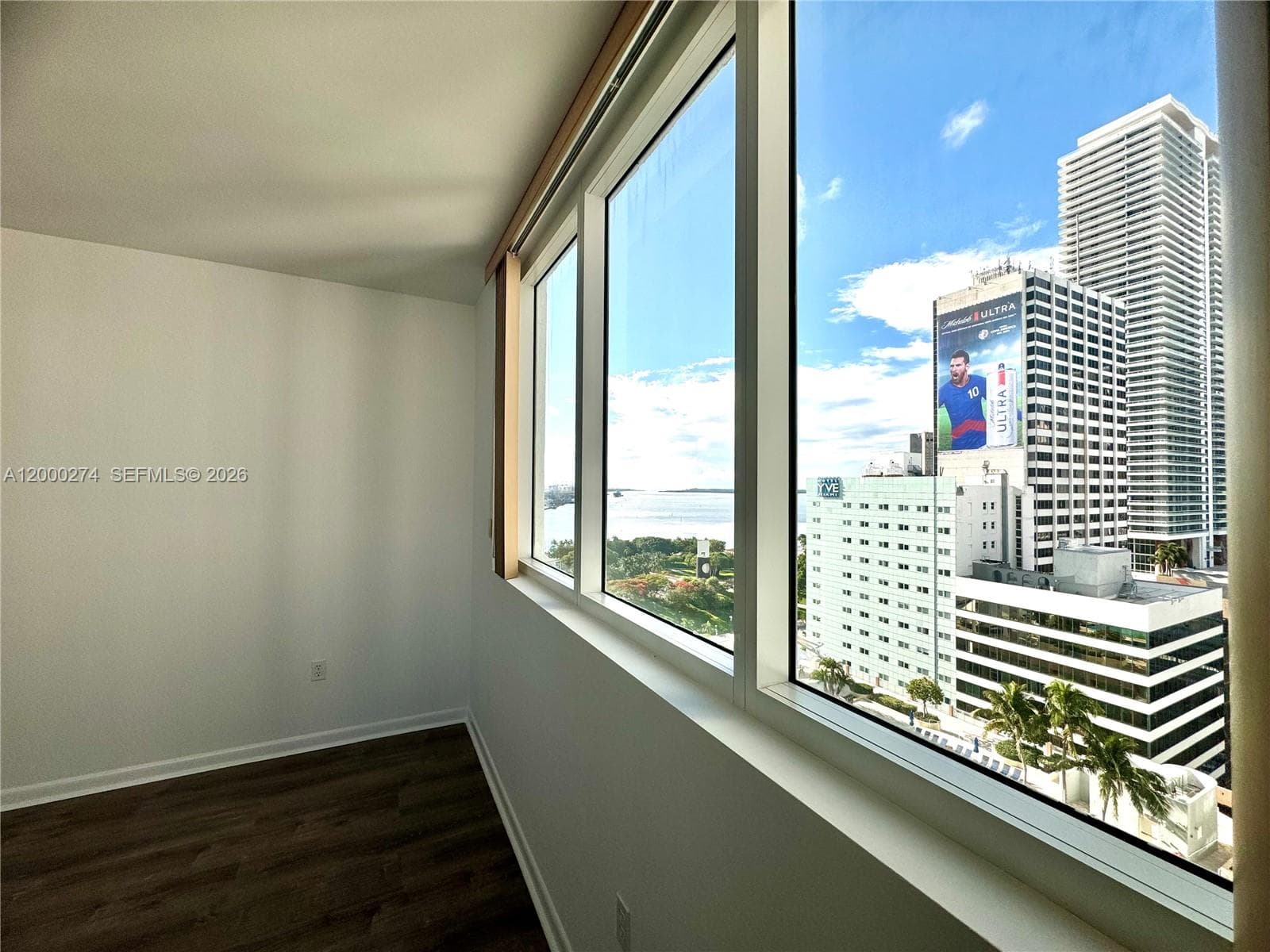 244 Biscayne Blvd # 1709, Miami FL 33132 — 16