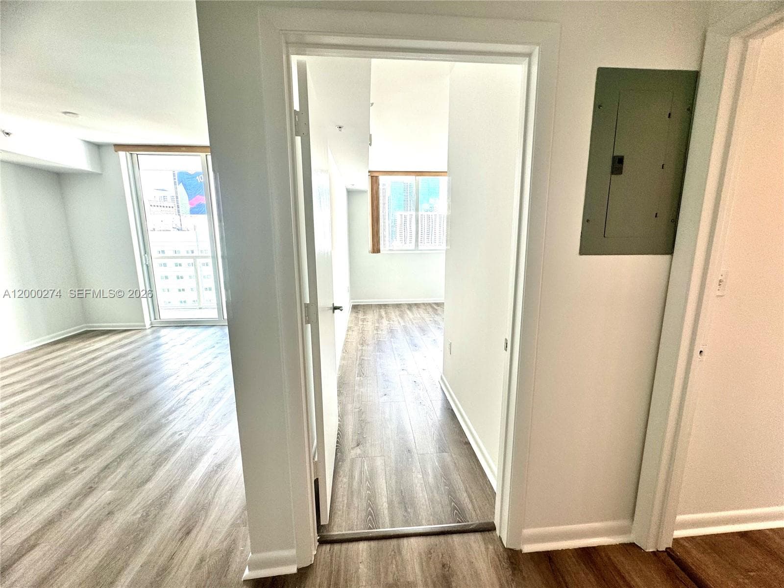 244 Biscayne Blvd # 1709, Miami FL 33132 — 32