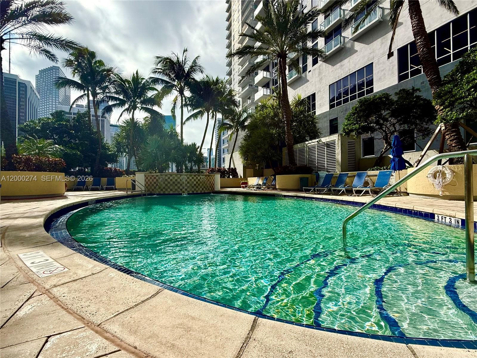 244 Biscayne Blvd # 1709, Miami FL 33132 — 33