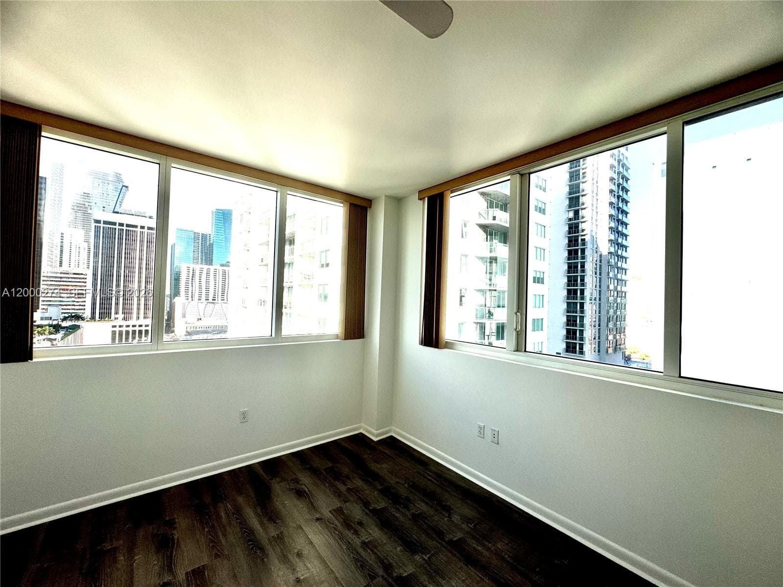 244 Biscayne Blvd # 1709, Miami FL 33132 — 29