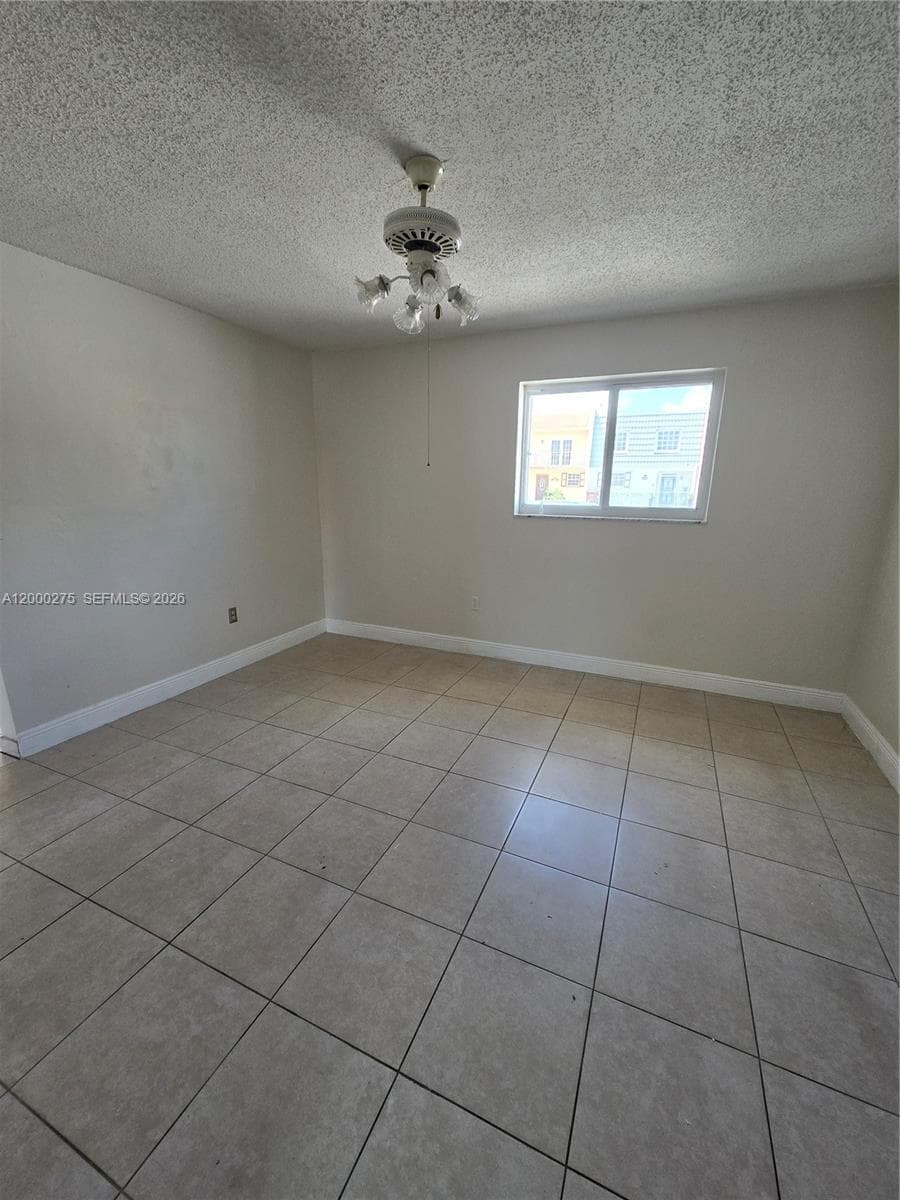 932 W 80th Pl, Hialeah FL 33014 — 2