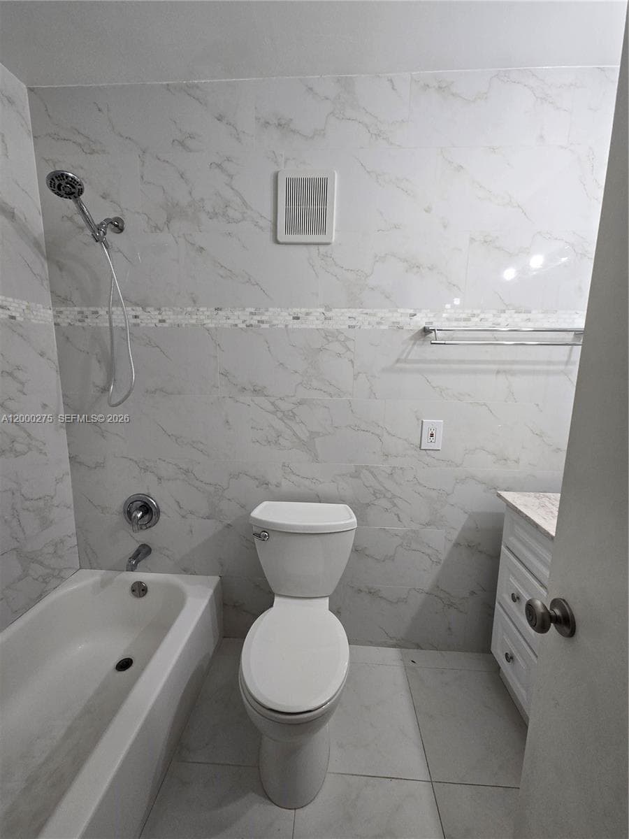 932 W 80th Pl, Hialeah FL 33014 — 13