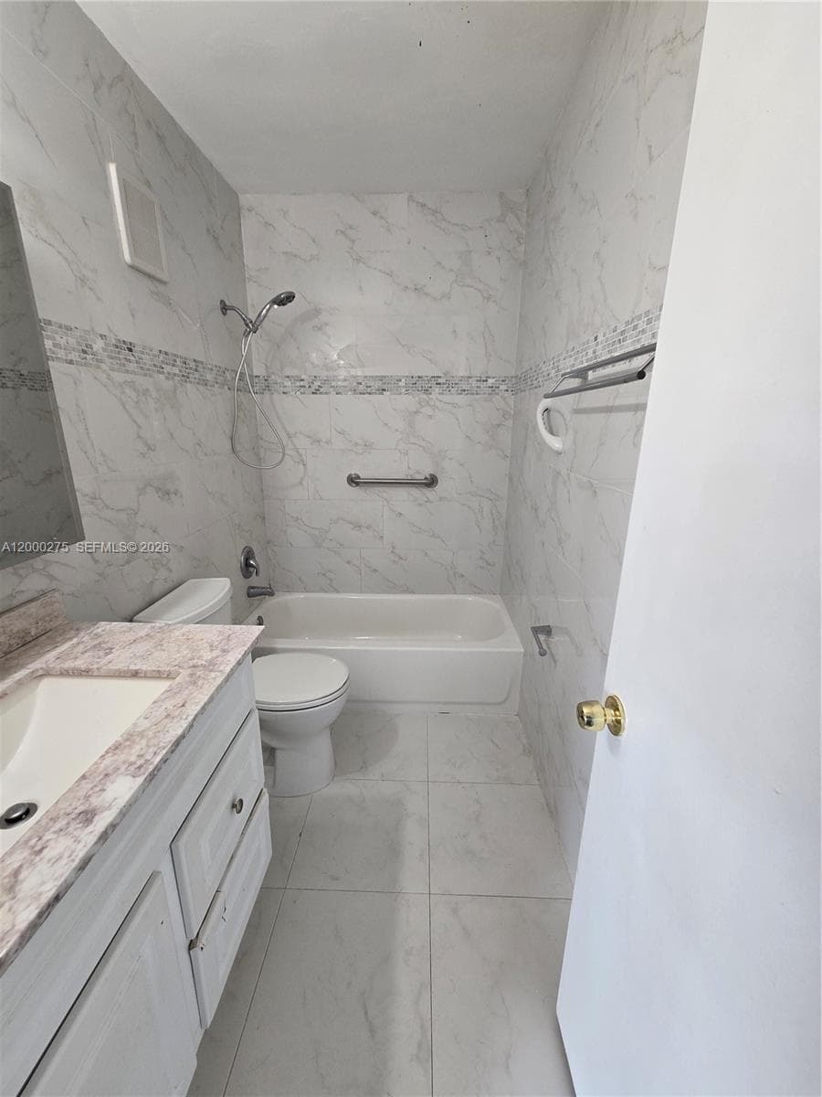 932 W 80th Pl, Hialeah FL 33014 — 9