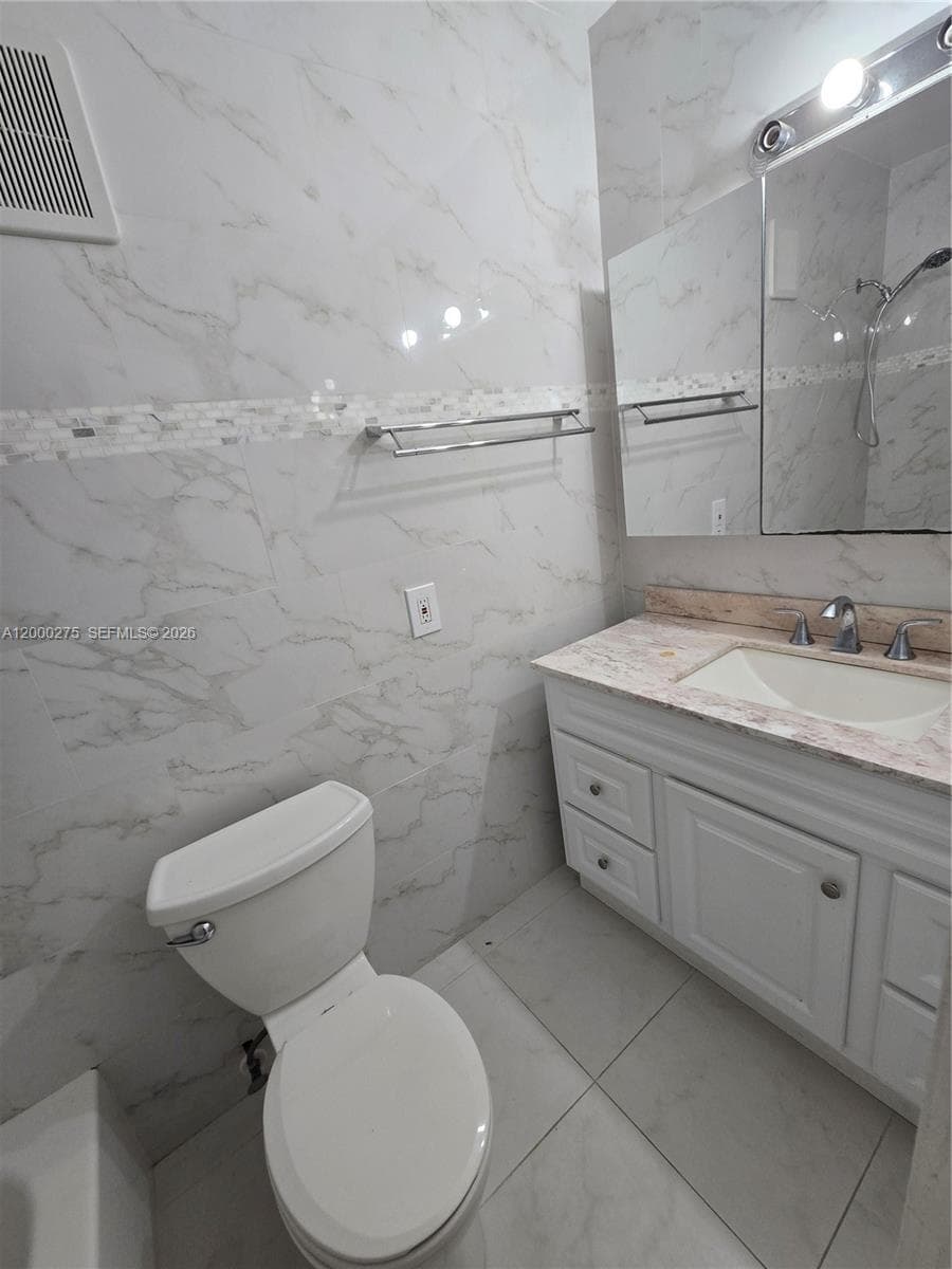 932 W 80th Pl, Hialeah FL 33014 — 14