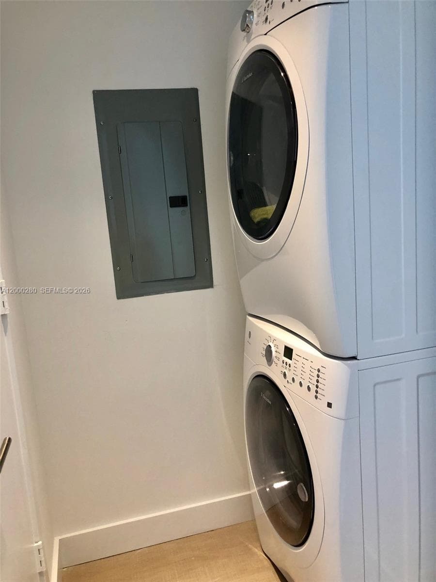 2900 NE 7 AVE # 2907, Miami FL 33137 — 24