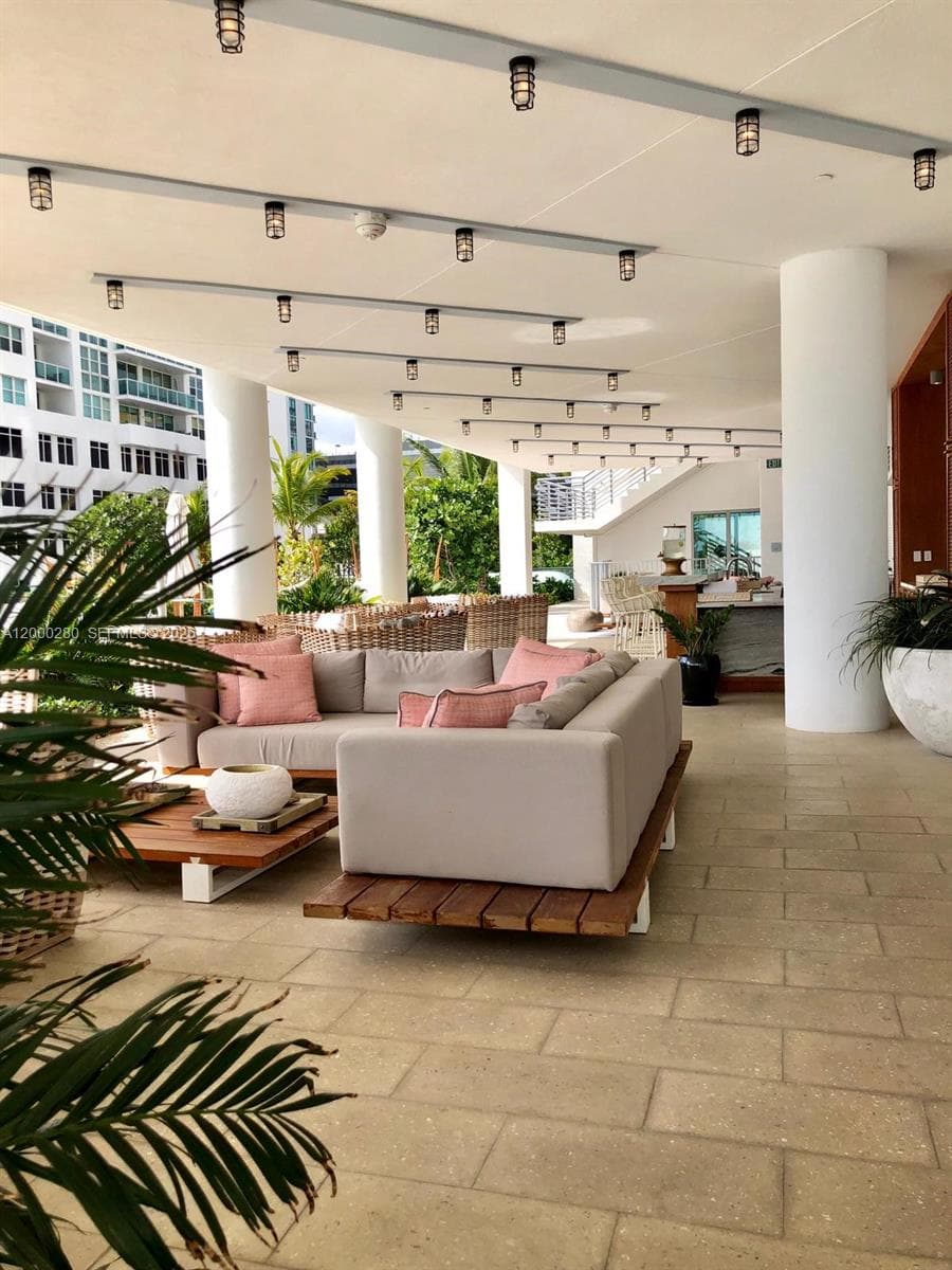2900 NE 7 AVE # 2907, Miami FL 33137 — 34