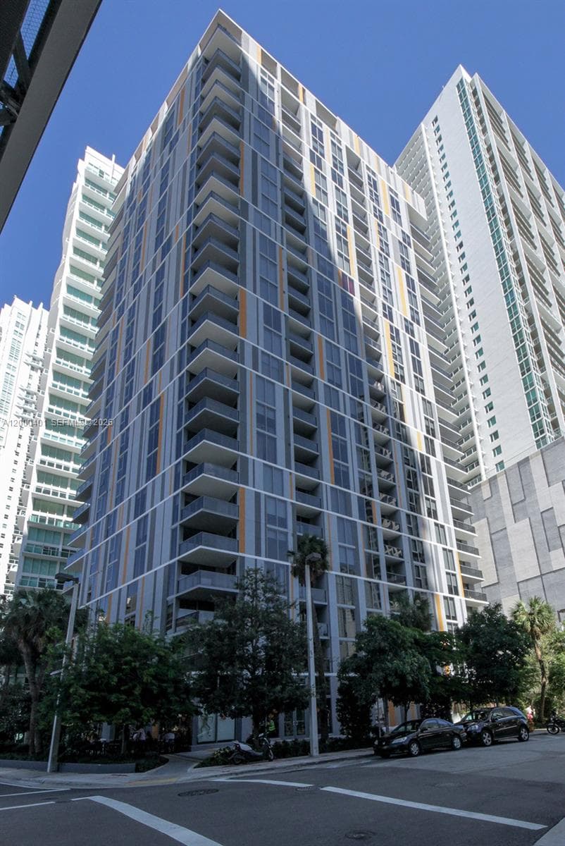 31 SE 6th St # 1206, Miami FL 33131 — 14