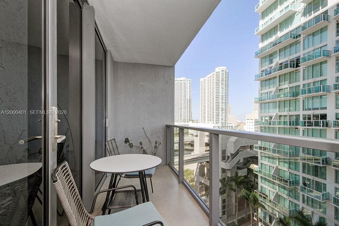 31 SE 6th St # 1206, Miami FL 33131 — 8