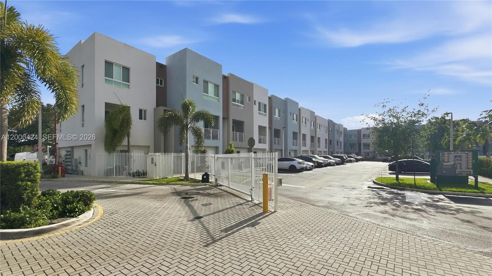 2505 NE 193rd St # 4215, Miami FL 33180 — 22