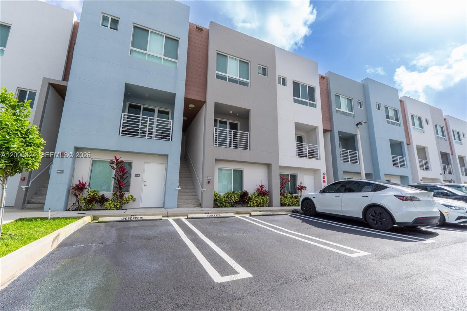 2505 NE 193rd St # 4215, Miami FL 33180 — 1