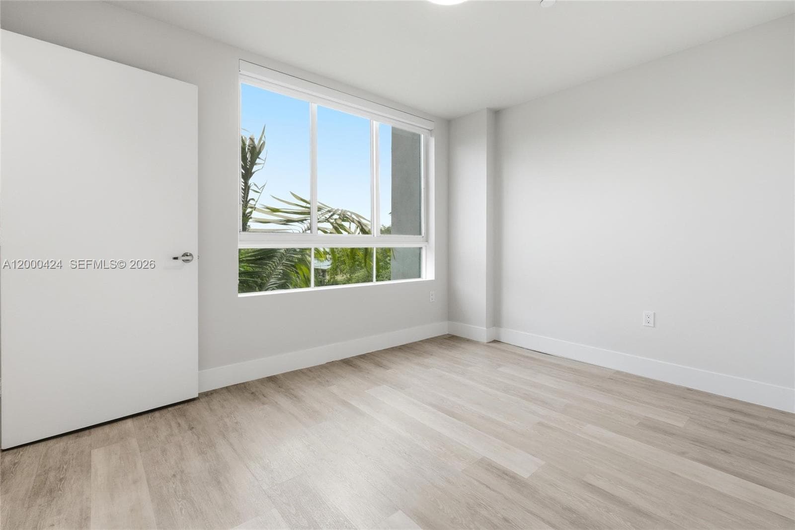 2505 NE 193rd St # 4215, Miami FL 33180 — 24