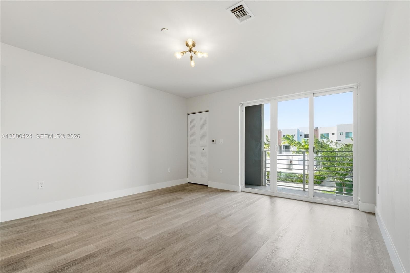 2505 NE 193rd St # 4215, Miami FL 33180 — 10