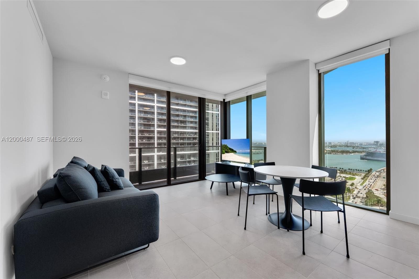 121 NE 5 ST # 3112, Miami FL 33132 — 17