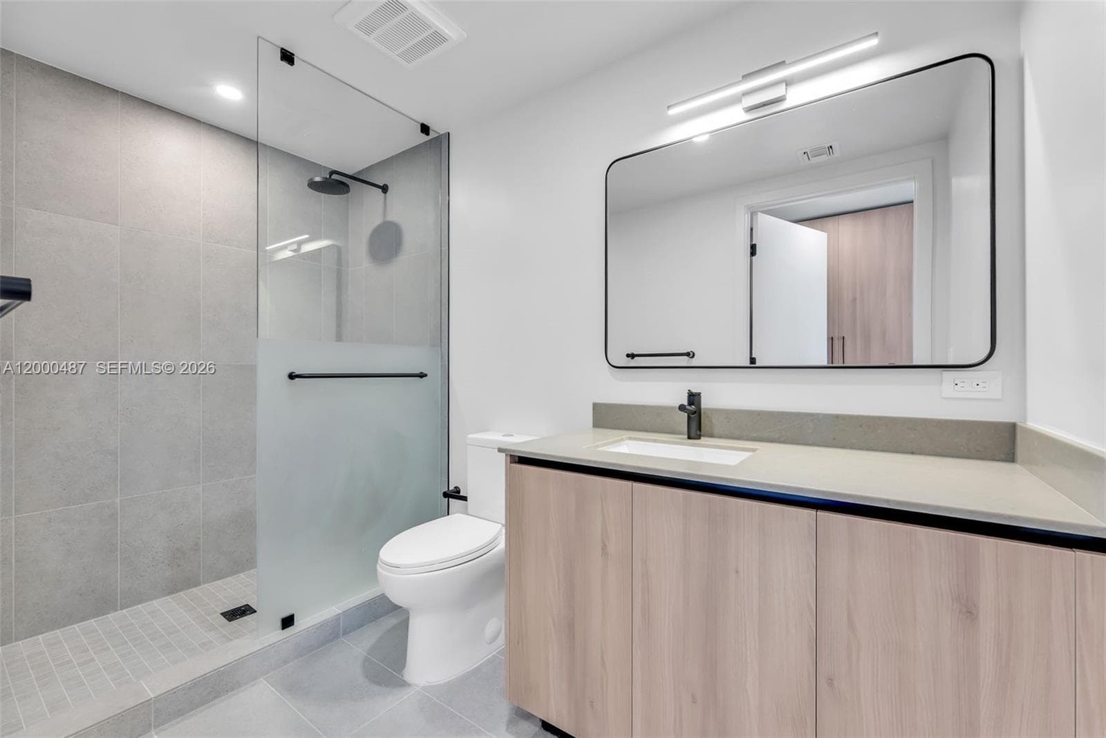 121 NE 5 ST # 3112, Miami FL 33132 — 12