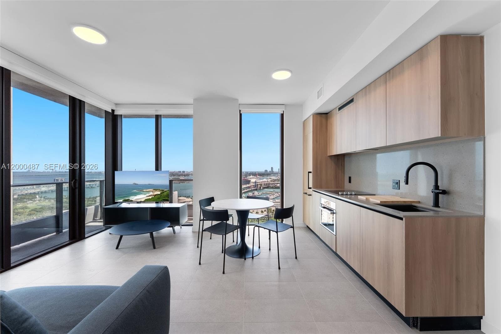 121 NE 5 ST # 3112, Miami FL 33132 — 21