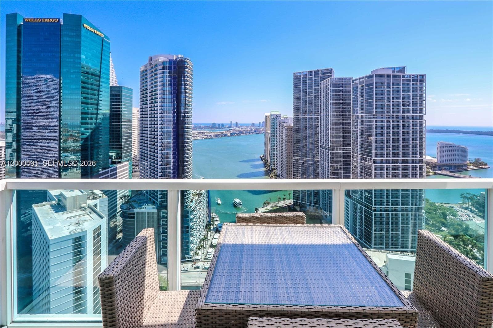 31 SE 5th St # 4212, Miami FL 33131 — 17