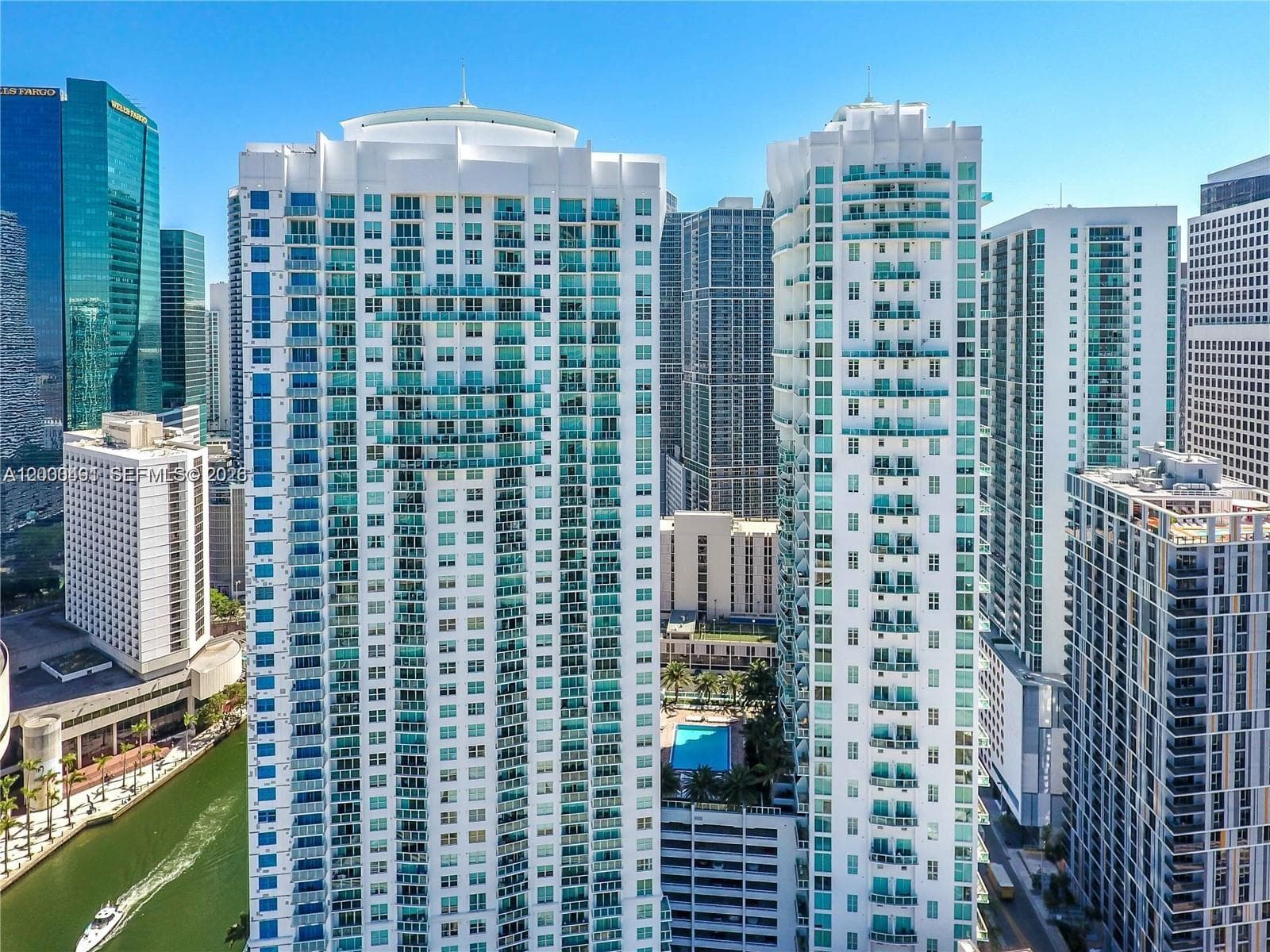 31 SE 5th St # 4212, Miami FL 33131 — 4