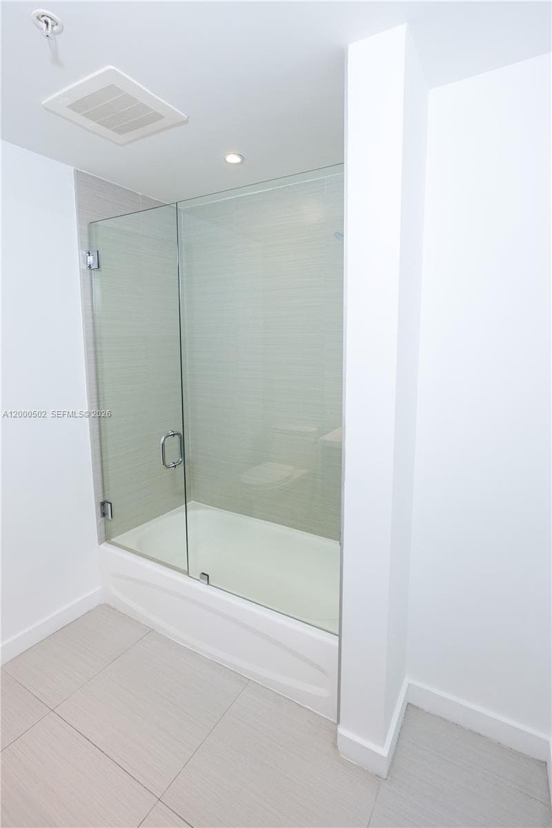 1010 SW 2nd Ave # 606, Miami FL 33130 — 10