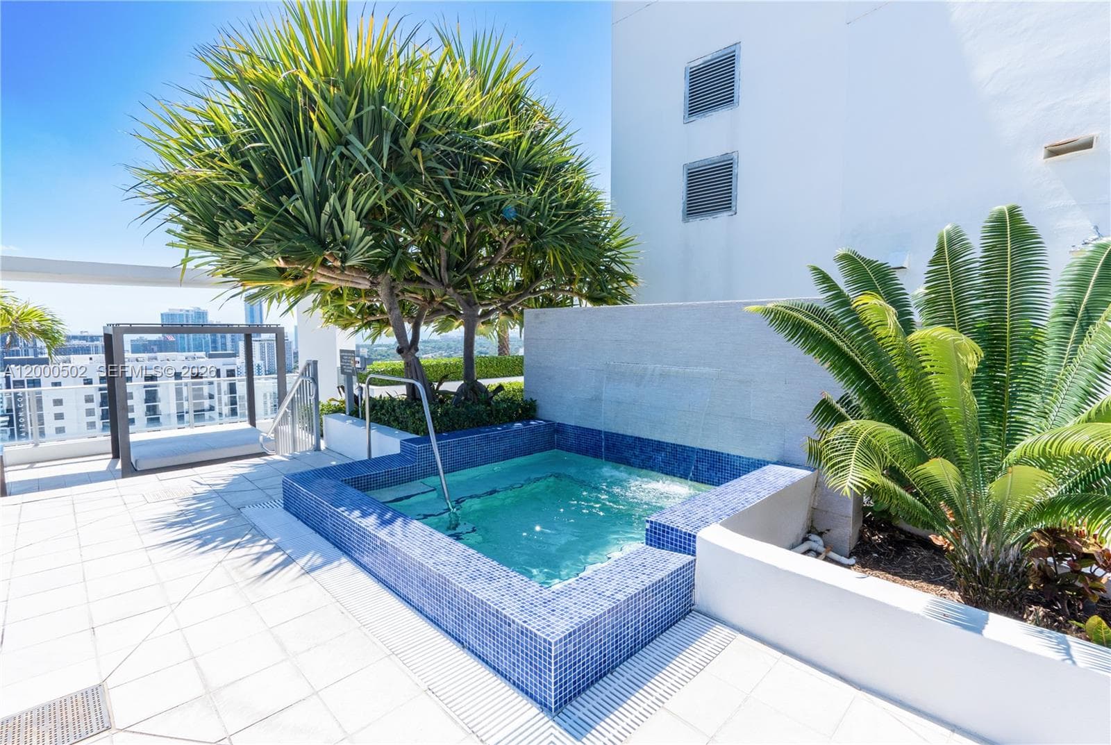 1010 SW 2nd Ave # 606, Miami FL 33130 — 33
