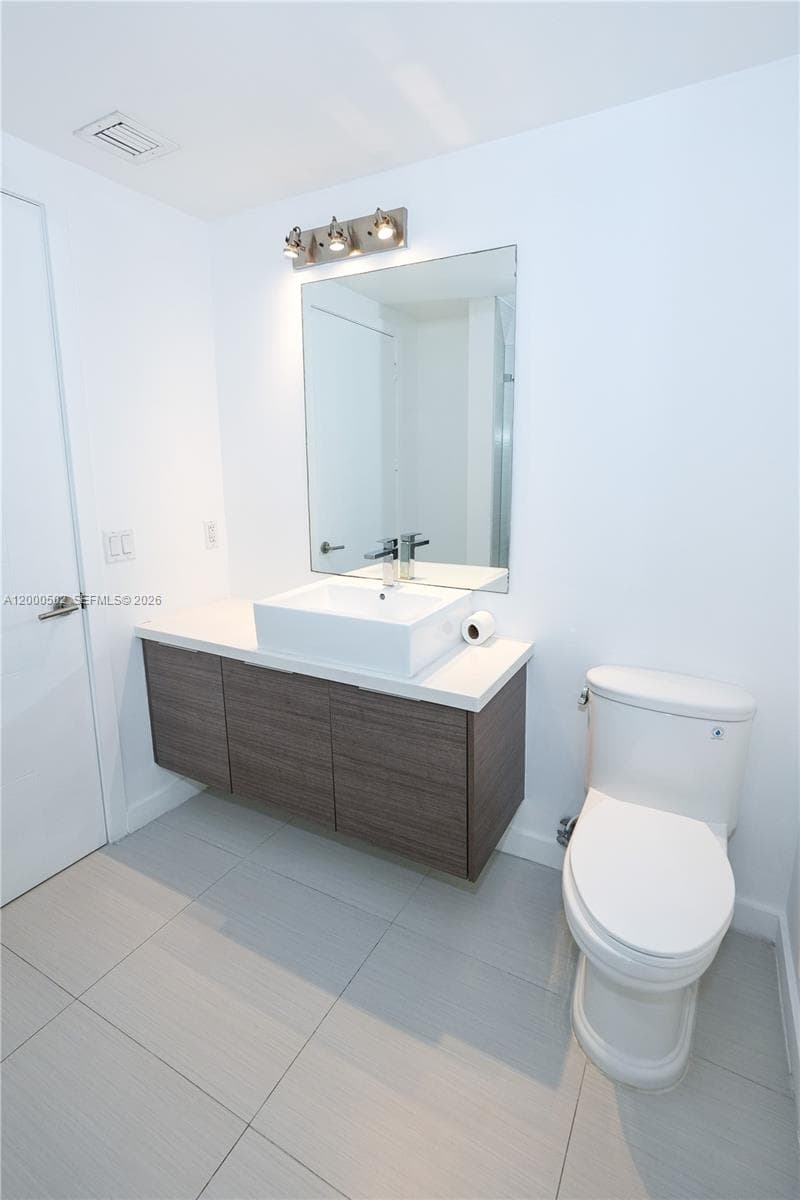 1010 SW 2nd Ave # 606, Miami FL 33130 — 11