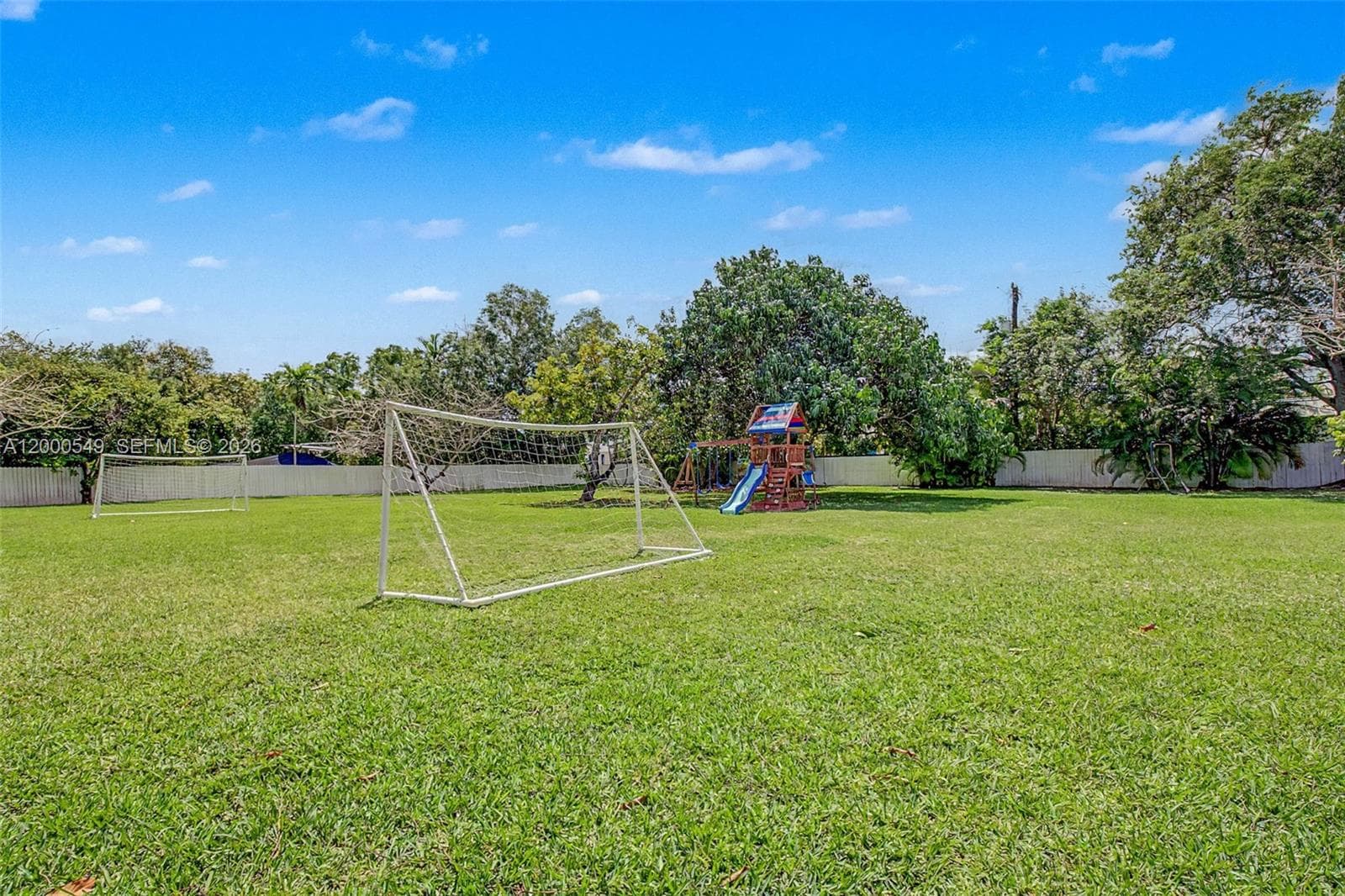 7230 SW 104th St, Pinecrest FL 33156 — 32