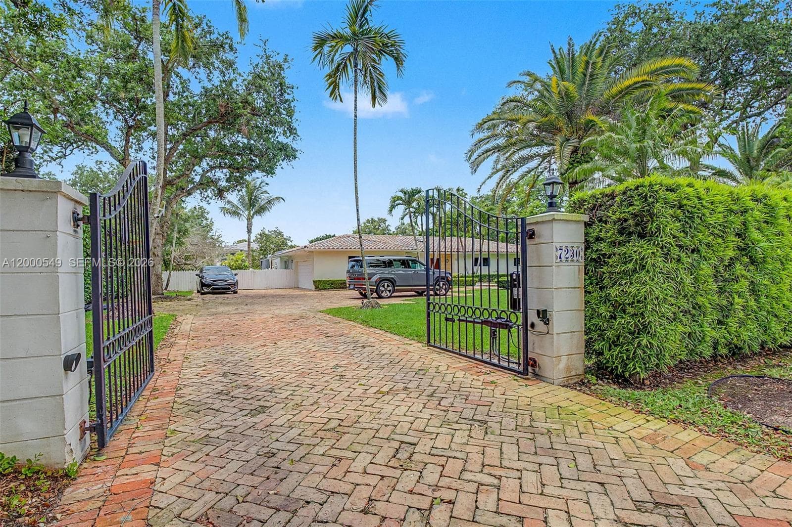 7230 SW 104th St, Pinecrest FL 33156 — 34