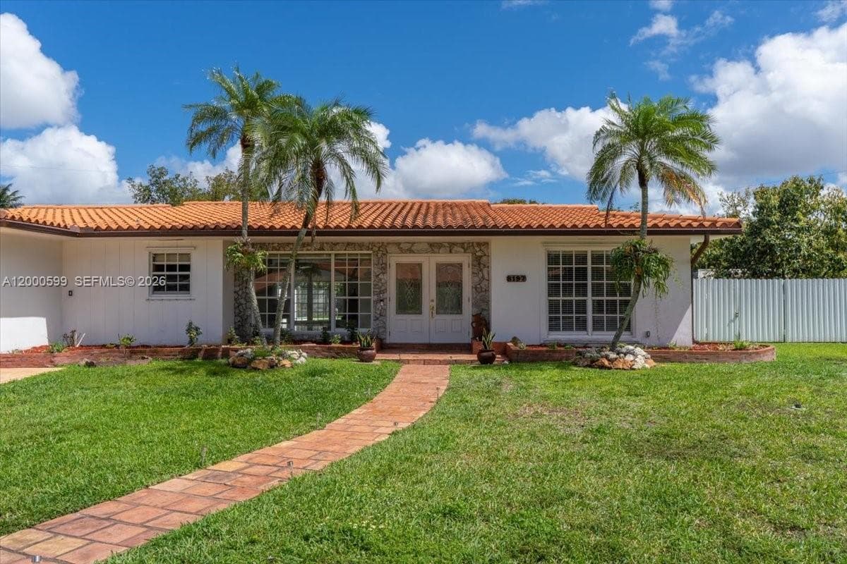 8197 W 14th Ct, Hialeah FL 33014 — 42