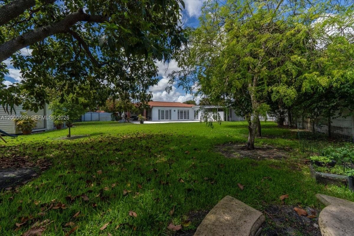 8197 W 14th Ct, Hialeah FL 33014 — 43