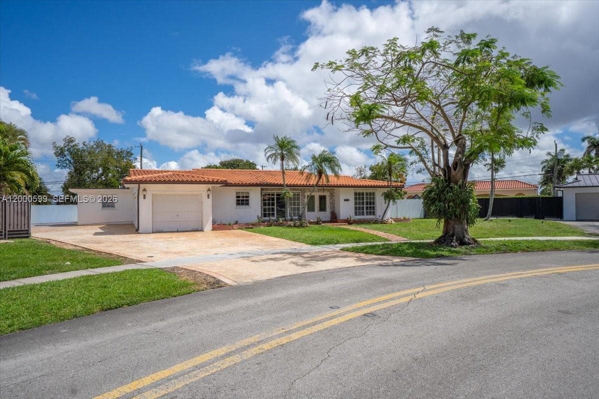 8197 W 14th Ct, Hialeah FL 33014 — 34
