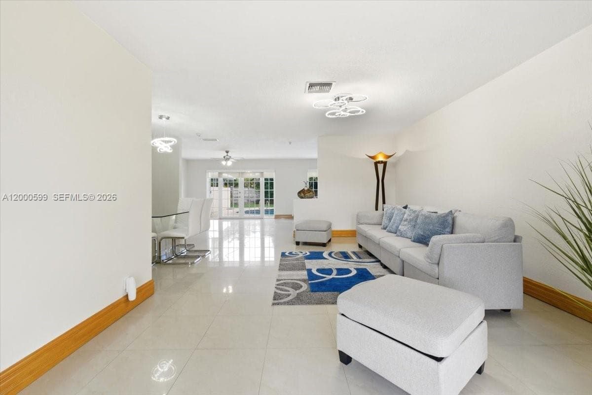 8197 W 14th Ct, Hialeah FL 33014 — 10
