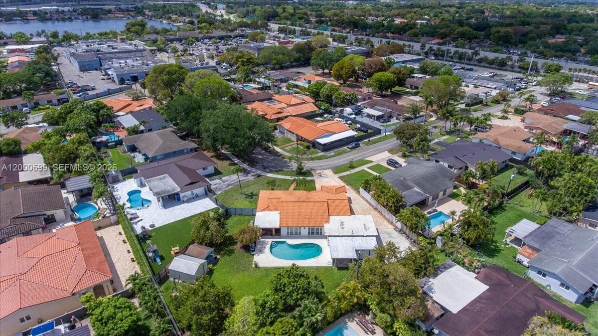 8197 W 14th Ct, Hialeah FL 33014 — 39