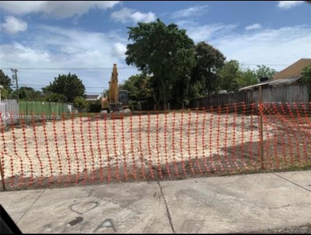 601 sw 44th ct, Miami FL 33134 — 1