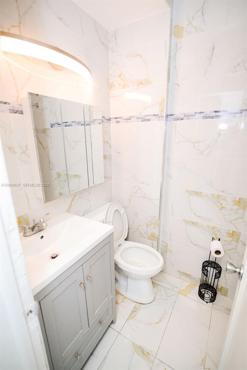 298 NW 104th St, Miami FL 33150 — 12