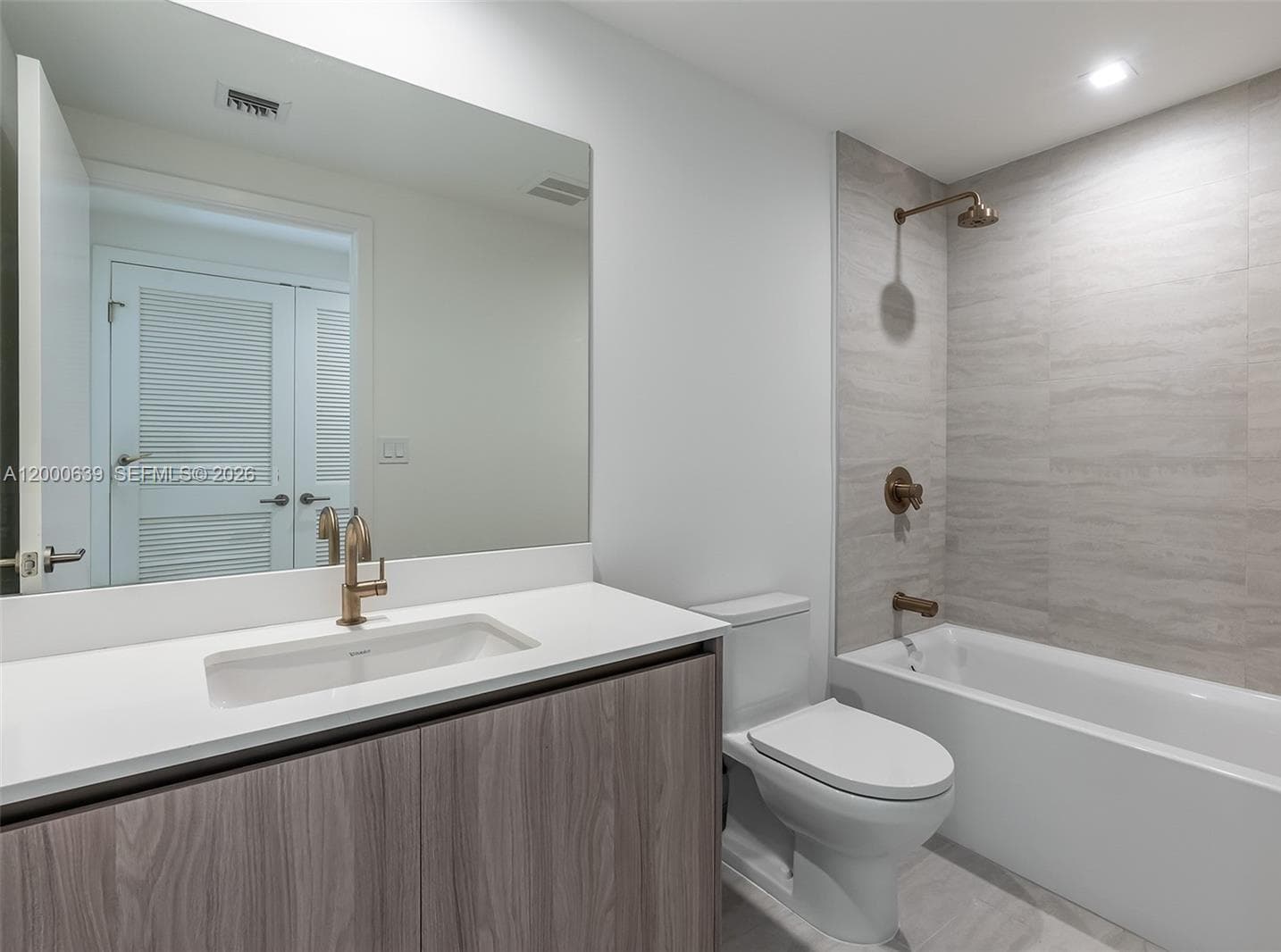 77 SE 5th Street # 1812, Miami FL 33131 — 7