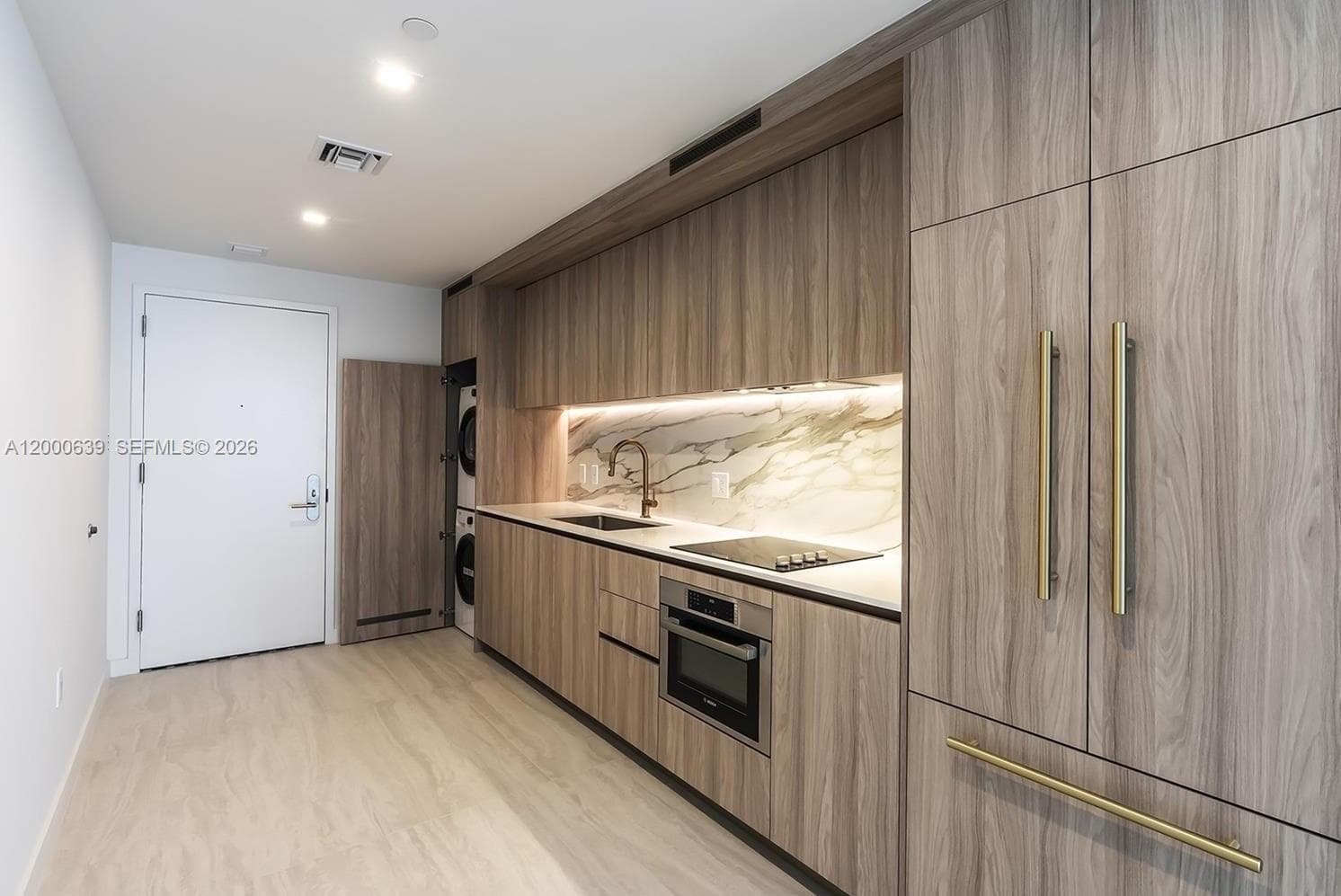 77 SE 5th Street # 1812, Miami FL 33131 — 5
