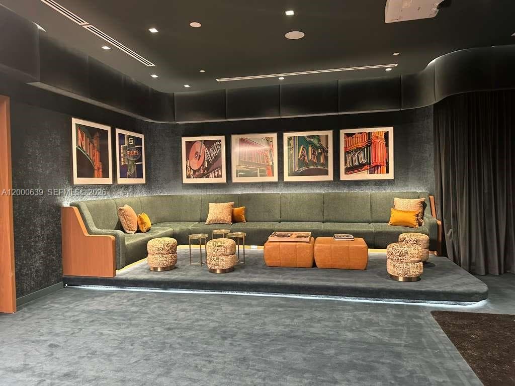 77 SE 5th Street # 1812, Miami FL 33131 — 18