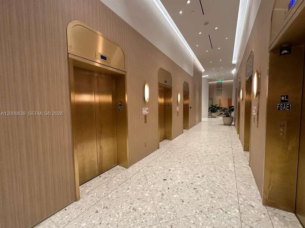 77 SE 5th Street # 1812, Miami FL 33131 — 44