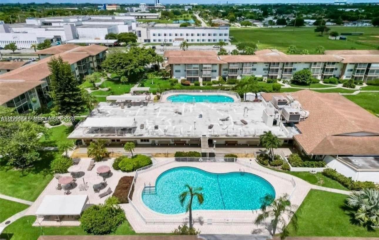 16900 NE 14 # 109, Miami FL 33162 — 2